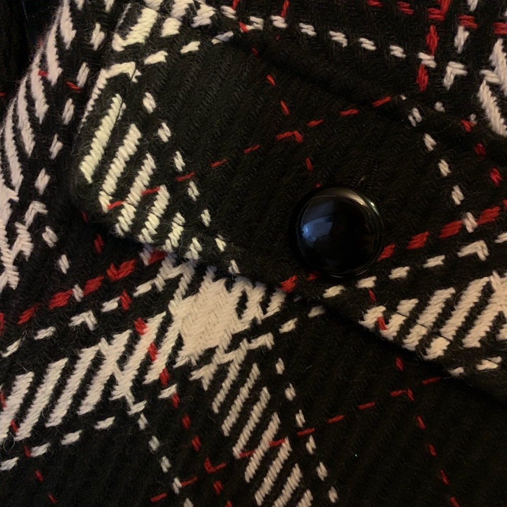 Bratean Sharp Looking Coat With Hood - image 4